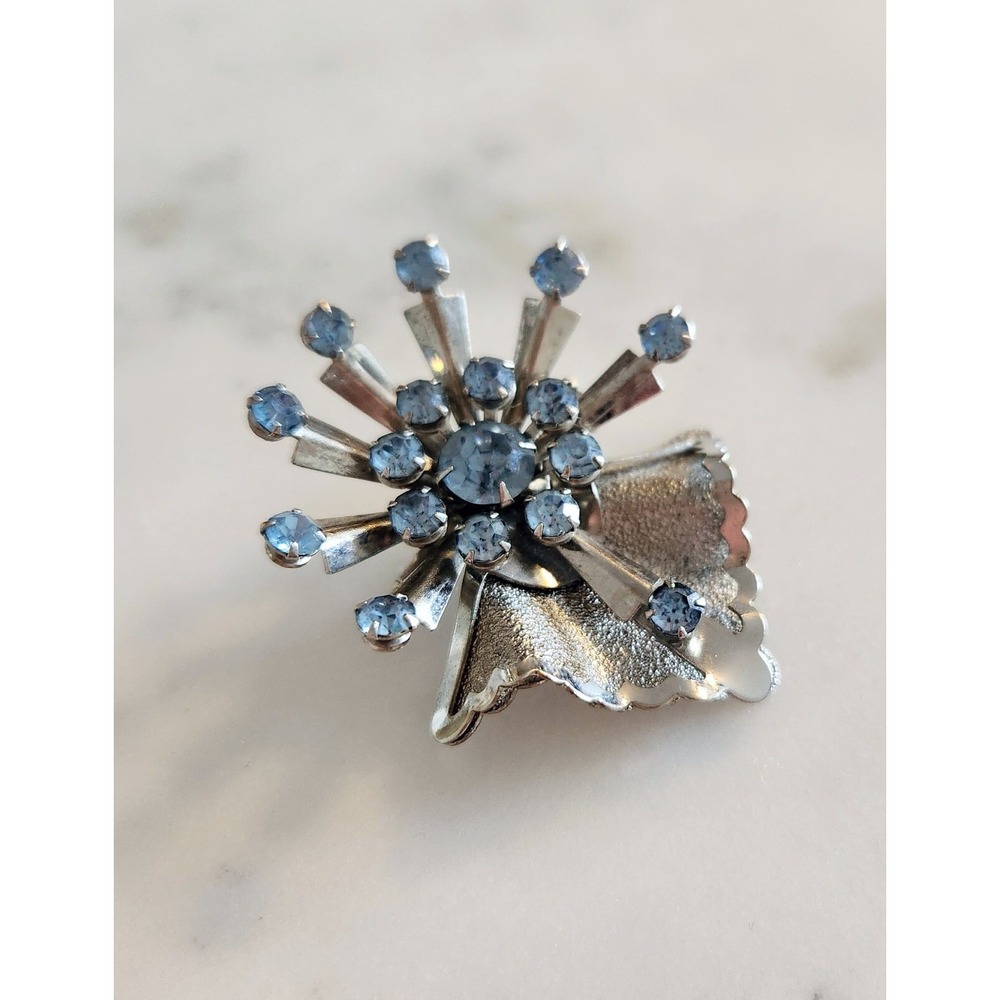 Vtg Light Blue Rhinestone SilverTone Brooch Pin Rivet Set MidCentury Mod Ruffle - Picture 2 of 6